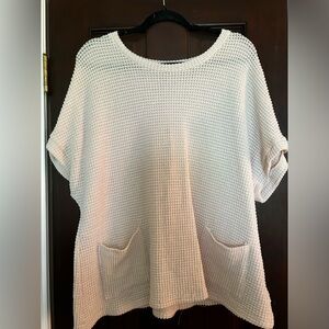 Short sleeve sweater blouse